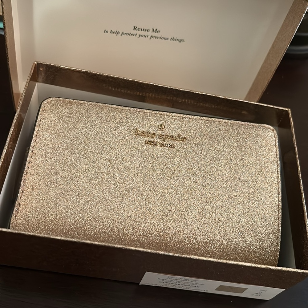 **Price drop! Brand new! Kate Spade Bowed Medium Glitter Compact Bifold Wallet